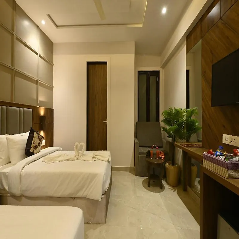 Hotel Avalon Palms Agra